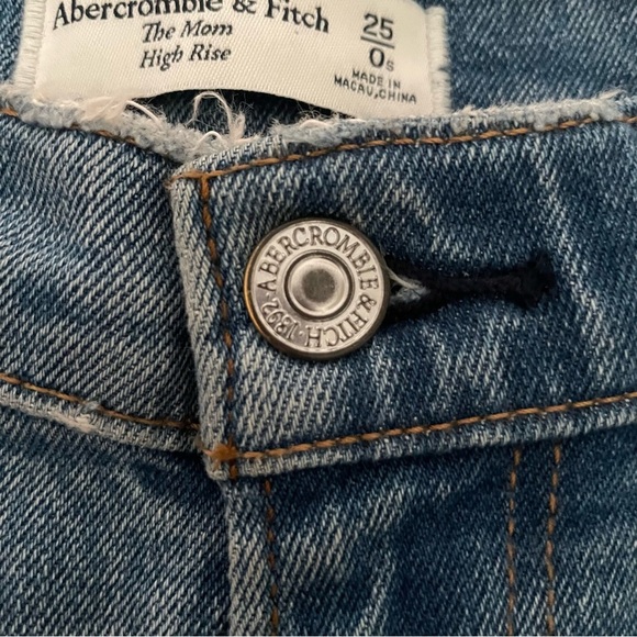 Abercrombie and Fitch Mon Jeans - Picture 3 of 5
